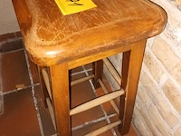 Lot 171 - houten barkruk - afbeelding 2 van  3