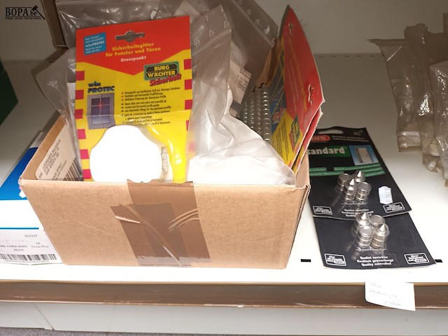 Lot 171 - raambeveiliging. ca. 50 stuks - afbeelding 5 van  5