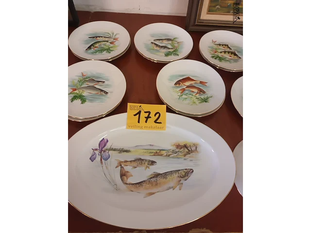 Lot 172 - borden limoges met vissen. 13 stuks - afbeelding 1 van  6