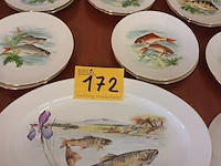 Lot 172 - borden limoges met vissen. 13 stuks - afbeelding 1 van  6