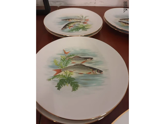 Lot 172 - borden limoges met vissen. 13 stuks - afbeelding 2 van  6