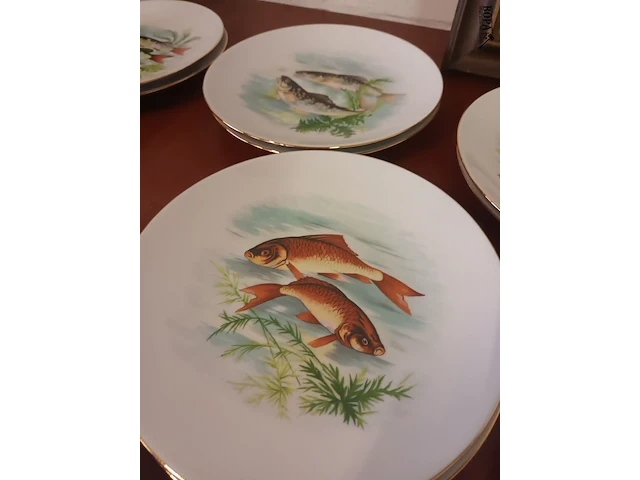 Lot 172 - borden limoges met vissen. 13 stuks - afbeelding 4 van  6
