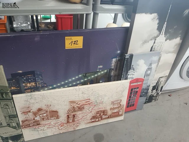 Lot 172 - canvassen, klokken, paraplu’s. 15 stuks - afbeelding 1 van  6