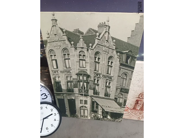 Lot 172 - canvassen, klokken, paraplu’s. 15 stuks - afbeelding 5 van  6