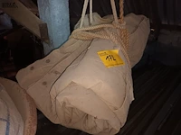 Lot 172 - katrol met zeil - afbeelding 3 van  3