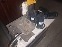 Lot 172 - onderdelen voor trucks. 5 stuks - afbeelding 3 van  3
