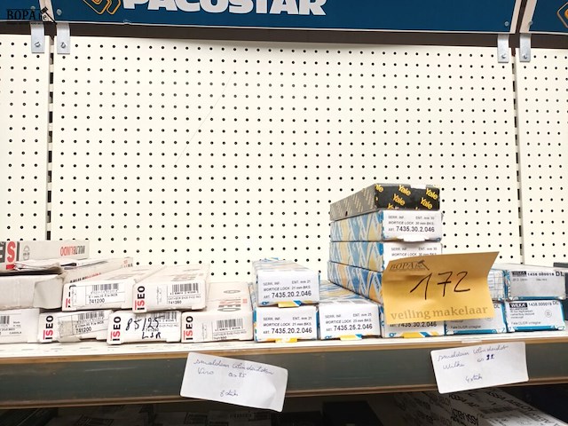 Lot 172 - smaldeur cilindersloten. 17 stuks - afbeelding 1 van  3