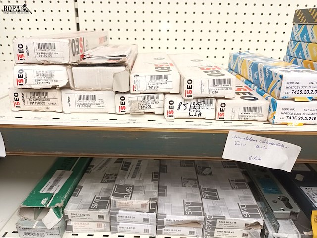 Lot 172 - smaldeur cilindersloten. 17 stuks - afbeelding 2 van  3