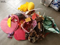 Lot 173 - paas- en valentijndecoratie - afbeelding 1 van  4