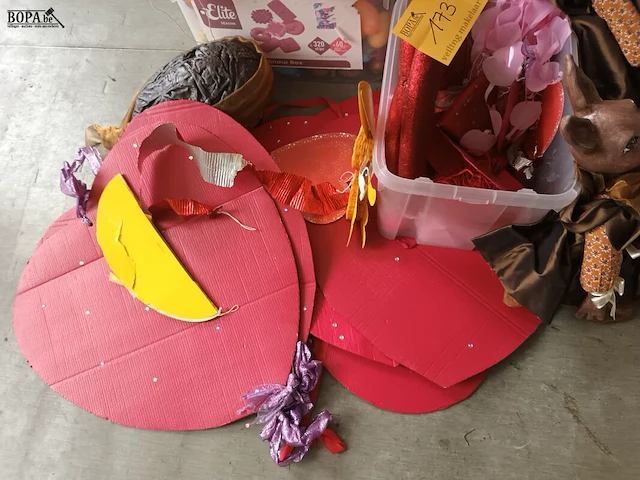 Lot 173 - paas- en valentijndecoratie - afbeelding 2 van  4