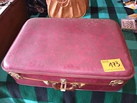Lot 173 - vintage reiskoffer met inhoud - afbeelding 1 van  3