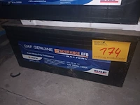 Lot 174 - batterij 12v daf - afbeelding 1 van  2