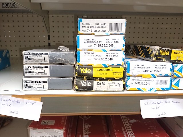 Lot 174 - cilindersloten. 20 stuks - afbeelding 2 van  3