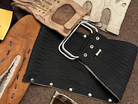 Lot 174 - set allerhande oa. lederen handschoenen, handtas - afbeelding 3 van  3