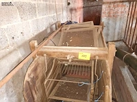 Lot 175 - antieke graanzeefmachine - afbeelding 4 van  4