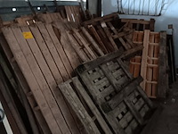 Lot 175 - lot brandhout - afbeelding 1 van  2