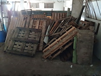 Lot 175 - lot brandhout - afbeelding 2 van  2