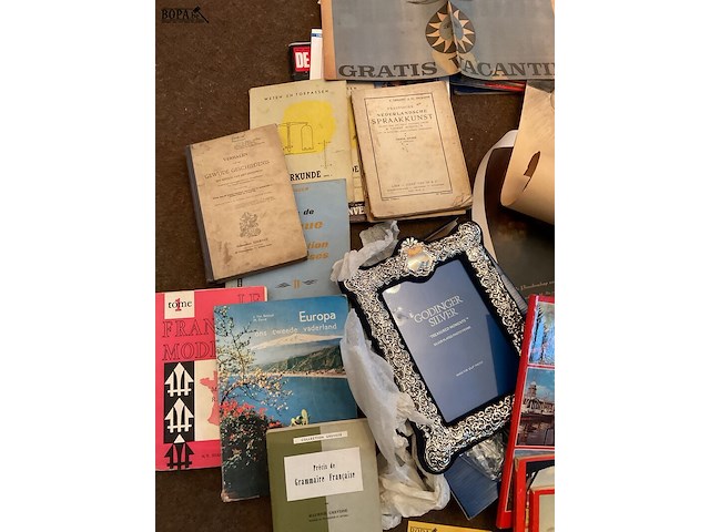 Lot 175 - set papierwaren en oude kranten allerhande - afbeelding 3 van  6