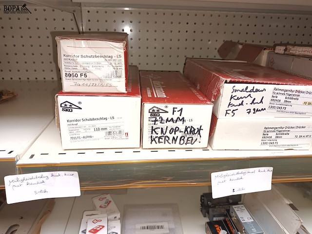 Lot 175 - veiligheidsbeslag en zenders - afbeelding 2 van  5