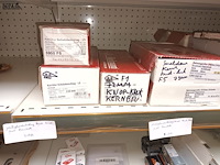 Lot 175 - veiligheidsbeslag en zenders - afbeelding 2 van  5