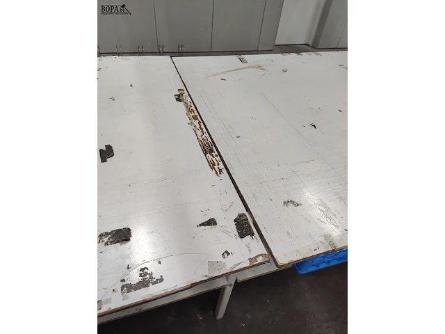 Lot 175 - werktafel met legbank - afbeelding 3 van  4