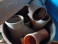 Lot 176 - lot pvc hulpstukken - afbeelding 4 van  6