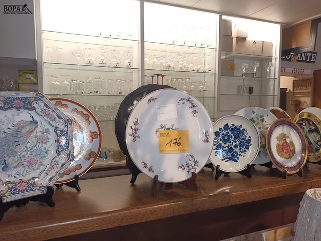 Lot 176 - sierborden. 13 stuks - afbeelding 1 van  4