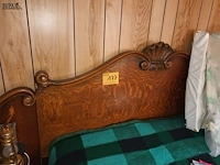 Lot 177 - antiek tweepersoonsbed - afbeelding 2 van  3