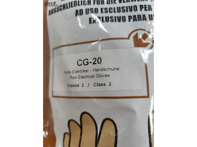 Lot 177 - isolerende handschoenen en hamer - afbeelding 3 van  4
