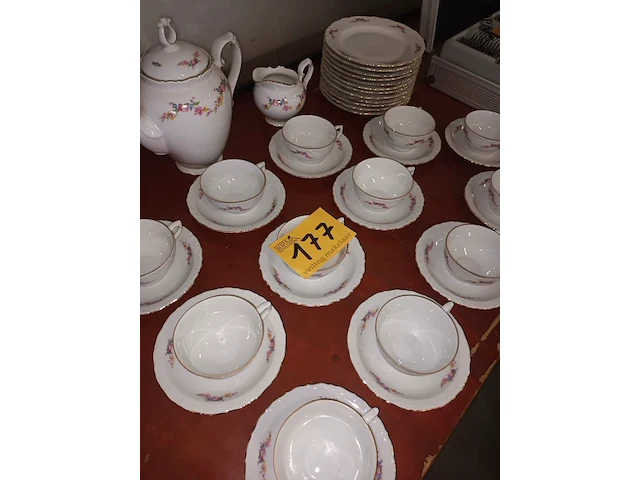 Lot 177 - koffieservies kahla. 39 stuks - afbeelding 1 van  5