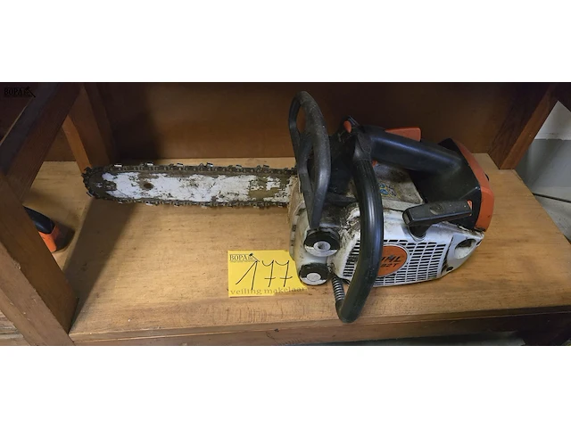 Lot 177 - motor kettingzaag stihl ms 192t 27 cm - afbeelding 1 van  3