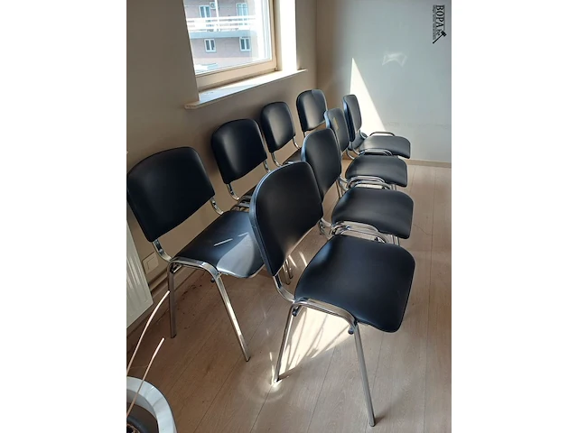 Lot 177 - vergaderstoelen. 8 stuks - afbeelding 2 van  3