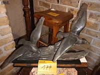 Lot 177 - vogels op marmer - afbeelding 1 van  5