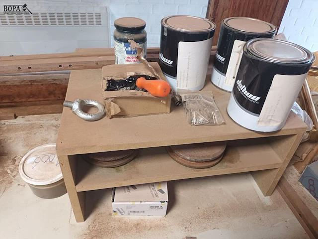 Lot 177 - werktafel met inhoud - afbeelding 5 van  5