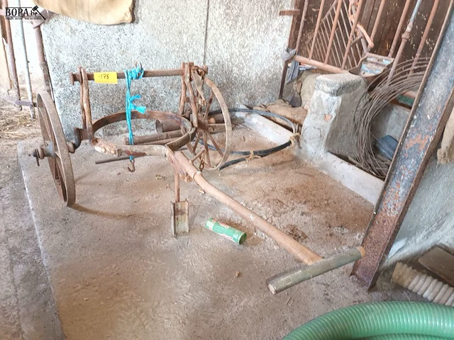 Lot 178 - antieke landbouwkar - afbeelding 2 van  3