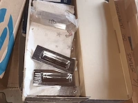 Lot 178 - beslag voor deuren en kasten - afbeelding 3 van  5