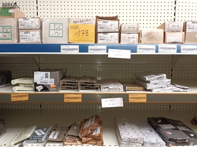 Lot 178 - inox vijzen. 19 dozen - afbeelding 1 van  2