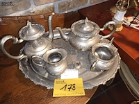 Lot 178 - verzilverd theeset op dienblad - afbeelding 1 van  3