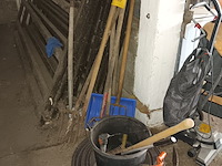 Lot 179 - lot tuinmateriaal - afbeelding 1 van  5