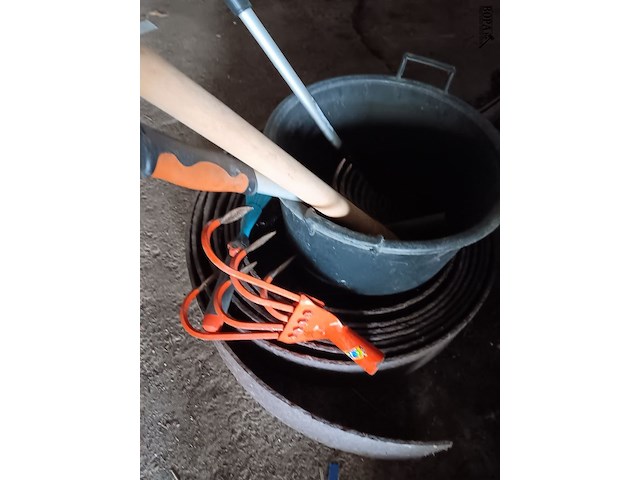 Lot 179 - lot tuinmateriaal - afbeelding 3 van  5