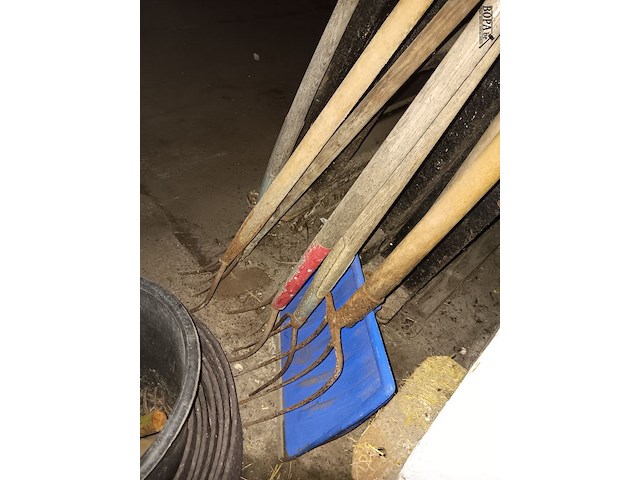 Lot 179 - lot tuinmateriaal - afbeelding 4 van  5