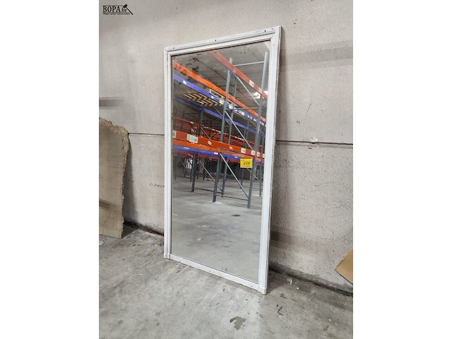 Lot 179 - muurspiegel in frame - afbeelding 1 van  2