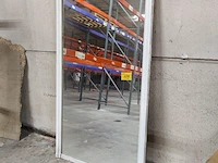 Lot 179 - muurspiegel in frame - afbeelding 1 van  2