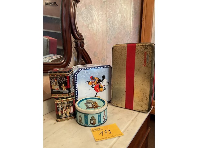 Lot 179 - set blikken dozen - afbeelding 1 van  4