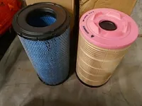 Lot 18 - air filters - afbeelding 1 van  3