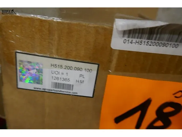 Lot 18 - air filters - afbeelding 2 van  3