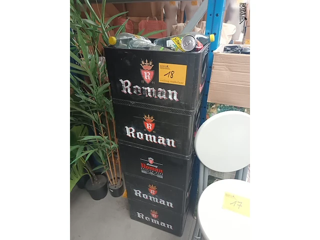 Lot 18 - bakken leeggoed. 5 stuks - afbeelding 1 van  3