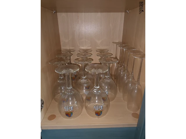 Lot 18 - bierglazen - afbeelding 2 van  3