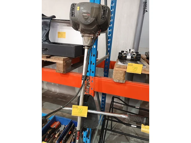 Lot 18 - bosmaaier powerplus - afbeelding 1 van  4