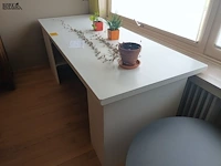 Lot 18 - bureau tafel - afbeelding 1 van  3